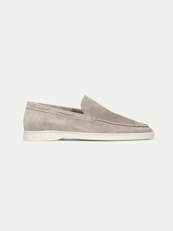 Hellbeige Wildleder-Loafer für legere und formelle Anlässe